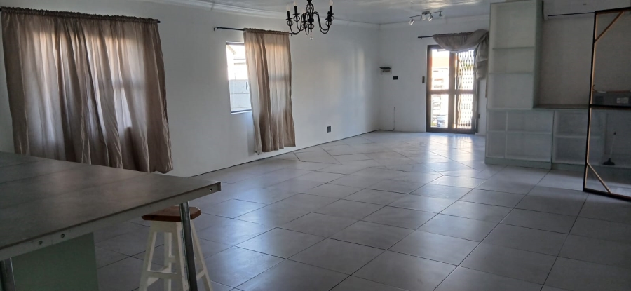 To Let 4 Bedroom Property for Rent in Hopefield Western Cape
